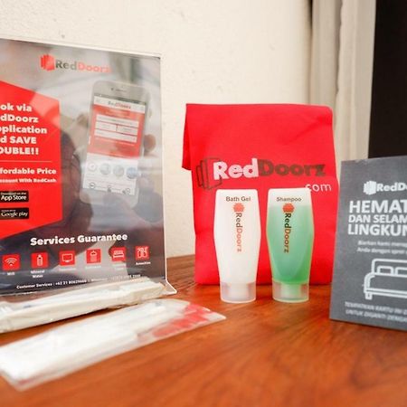 バリ島 Reddoorz @ Jalan Raya Semat Cangguホステル エクステリア 写真