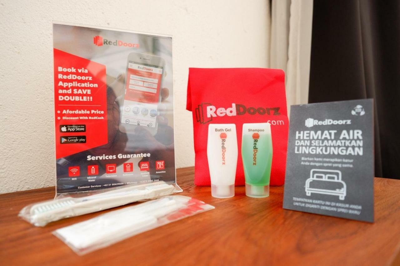 バリ島 Reddoorz @ Jalan Raya Semat Cangguホステル エクステリア 写真